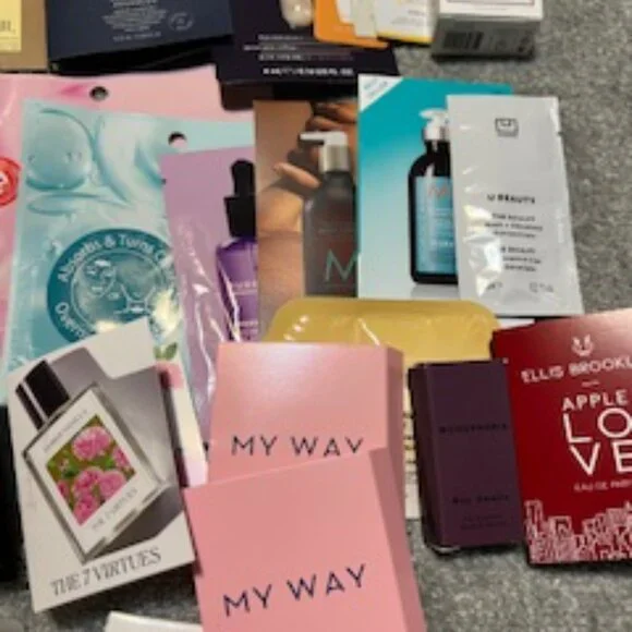 NWT Luxury Beauty Bundle 40+ items inc. Makeup, Fragrance, Skincare, Hair - Picture 4 of 7